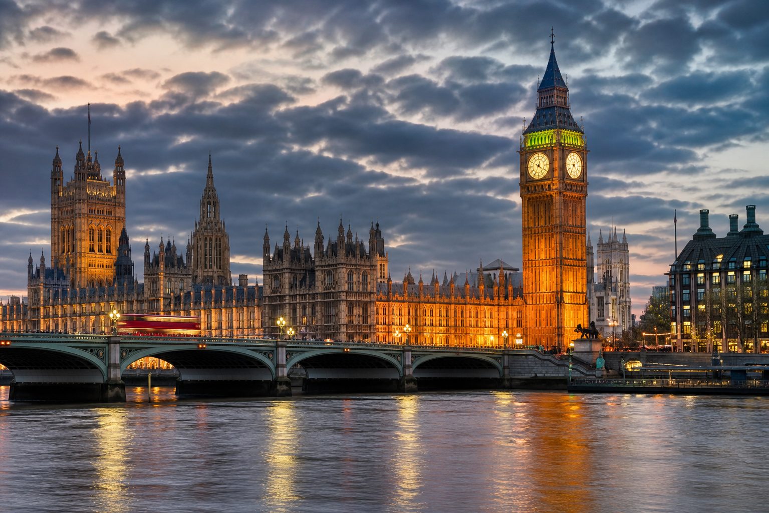 Westminster at dusk, illustrating the UK January Self Assessment busy season